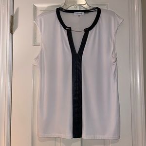 PICK 3 FOR $30 Calvin Klein sleeves top